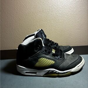Jordan Black and Yellow Men's Shoes
